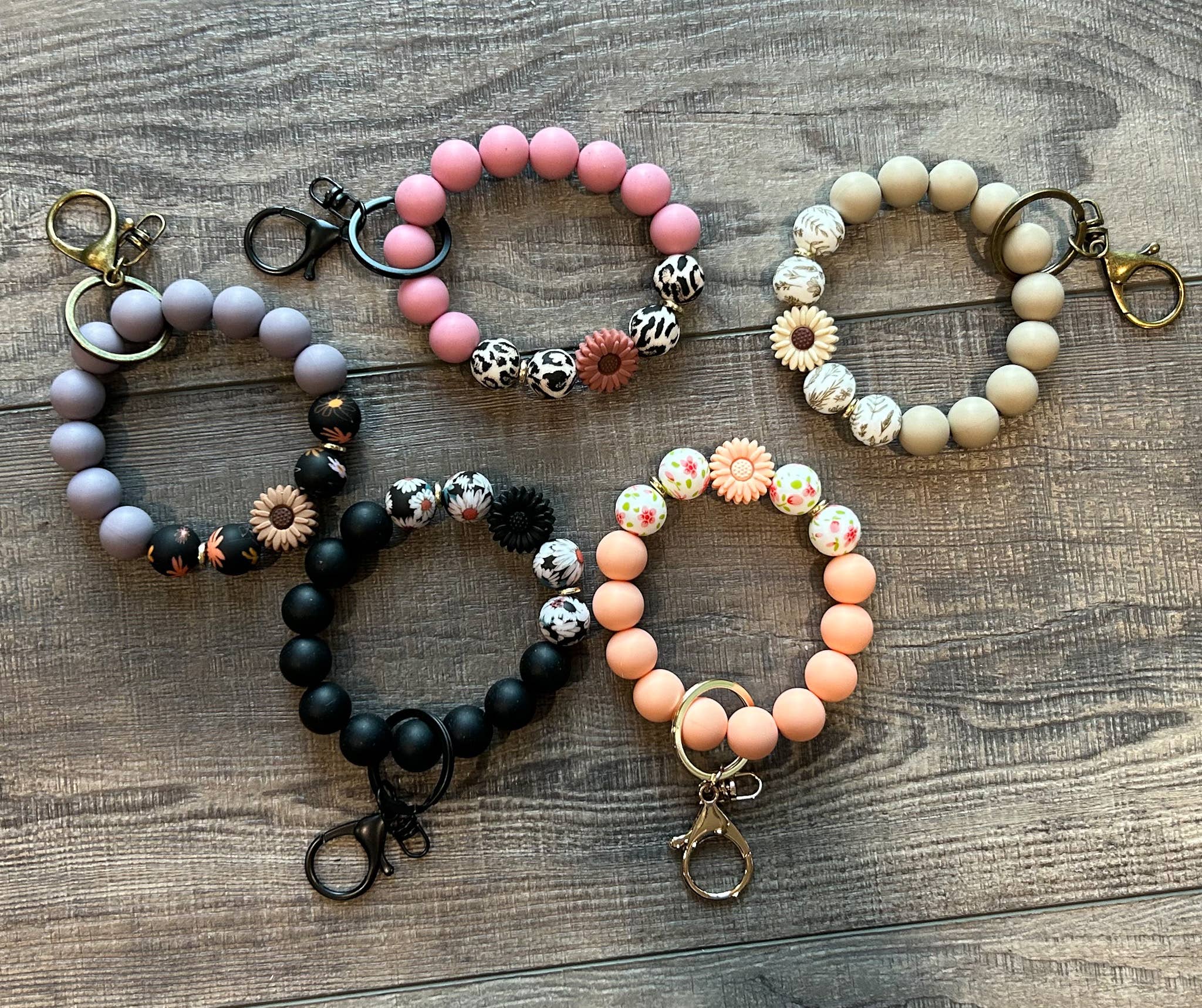 JILLIAN INK LLC - Wholesale Keychain Bracelet - Floral Flower Silicone Bead Wristlet Keychain1