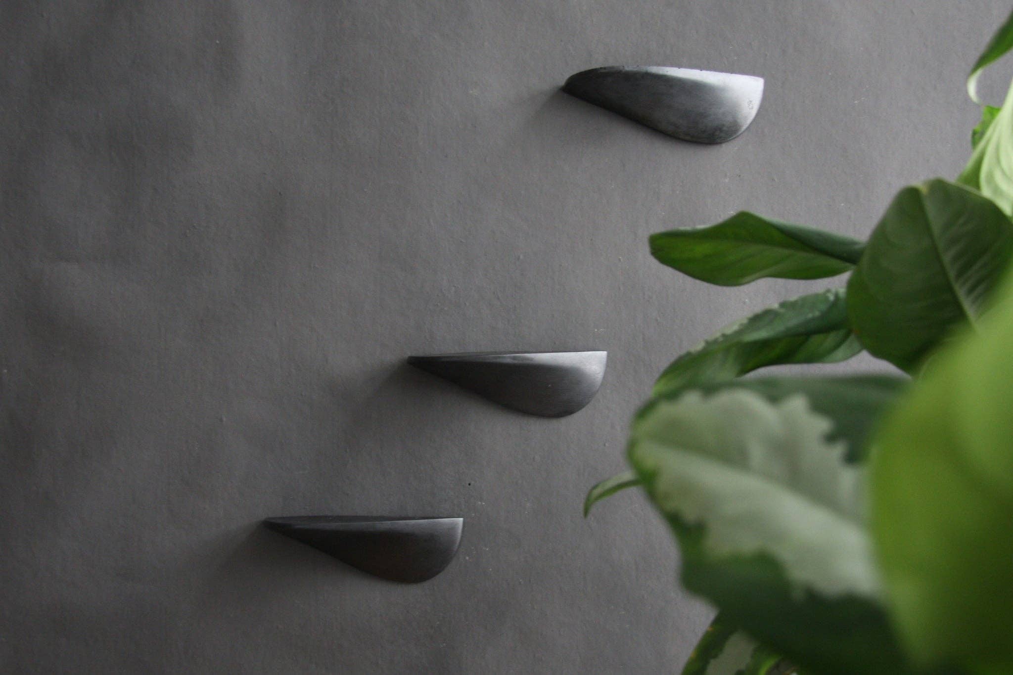 Formpoet - Wholesale Wall Mounted Shelf - Concrete wall shelf small - black7