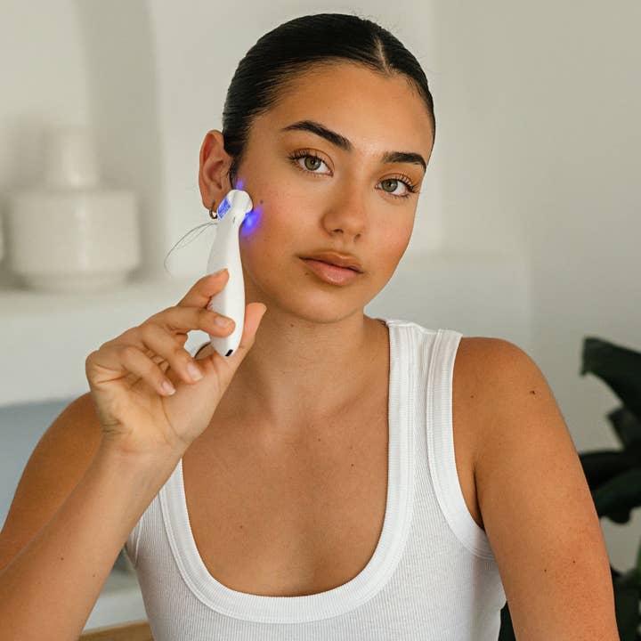 Kahlia Skin – wholesale Electronic skincare device – LED Derma Roller Kit
