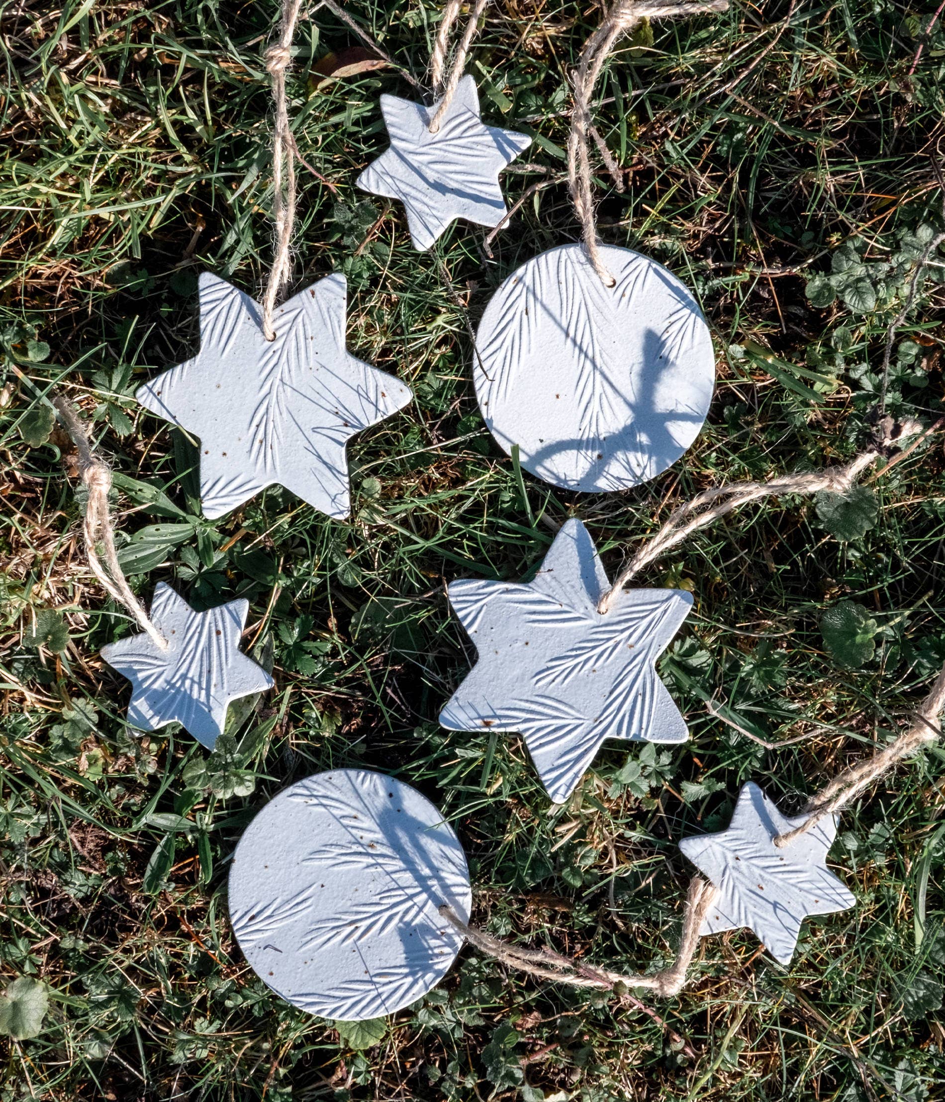 KP Studio – wholesale Ornament – Ceramic Christmas Star or Circle  Decoration2