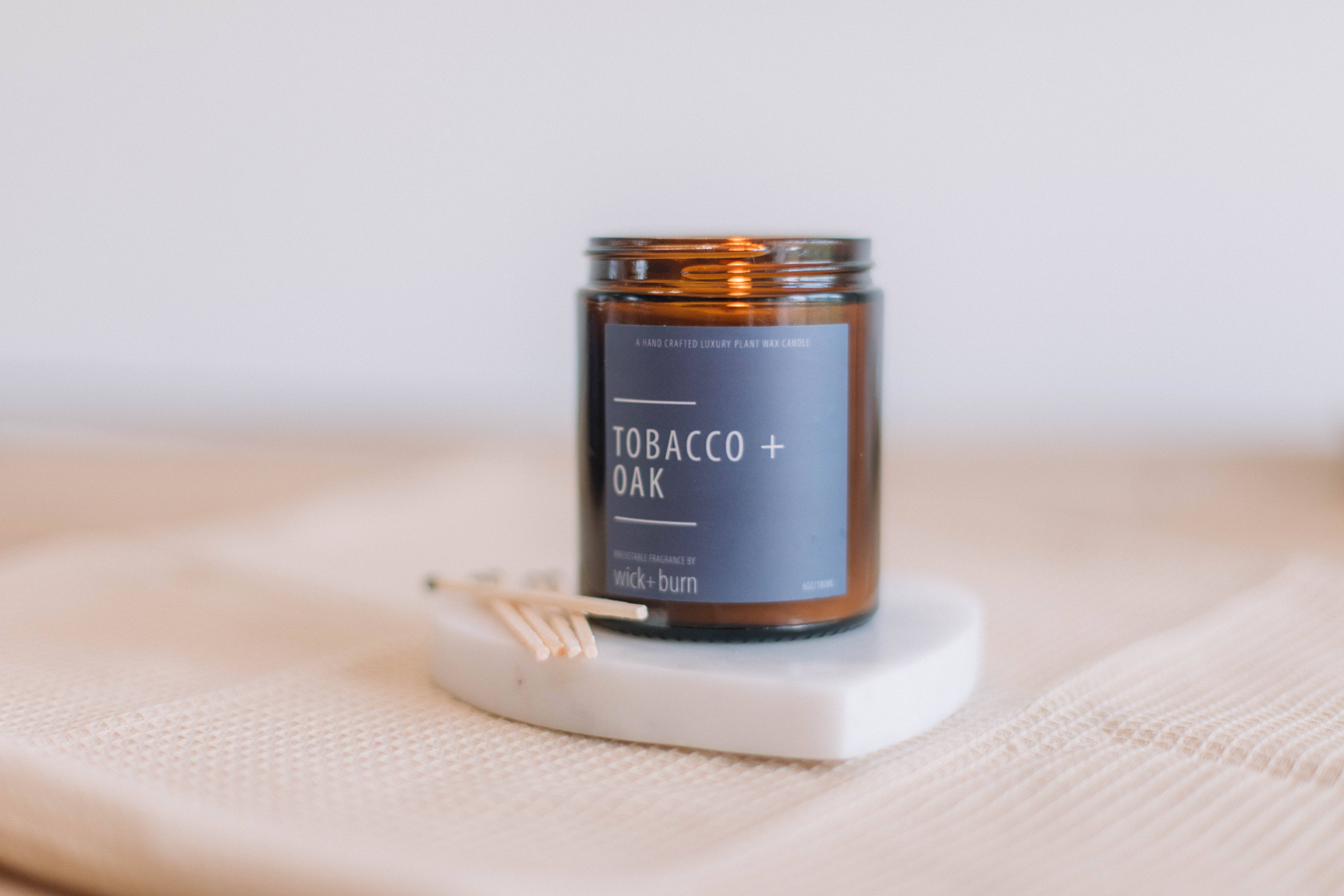 Scent.ily – wholesale Jar/filled candle – Wick+Burn: Tobacco & Oak: 6oz