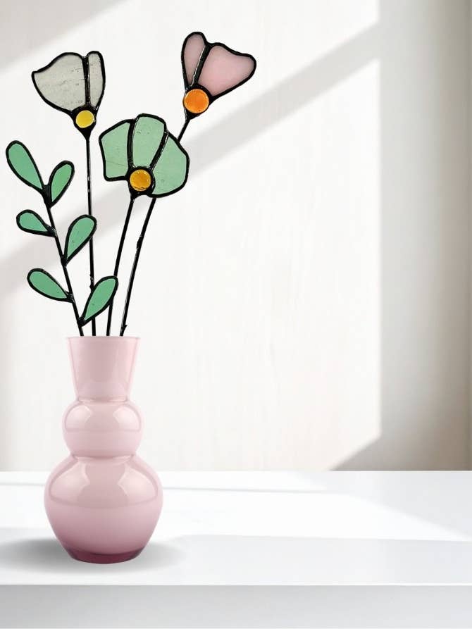 Arrangement de vitraux de fleurs sauvages | Jardin de pastels doux pour la vente par Samara Designs Studio