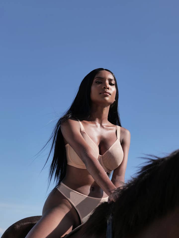 Amour d'Agnette - Wholesale Bra - Women's - 5 Color Sheer Molded Mesh Underwire Bra6