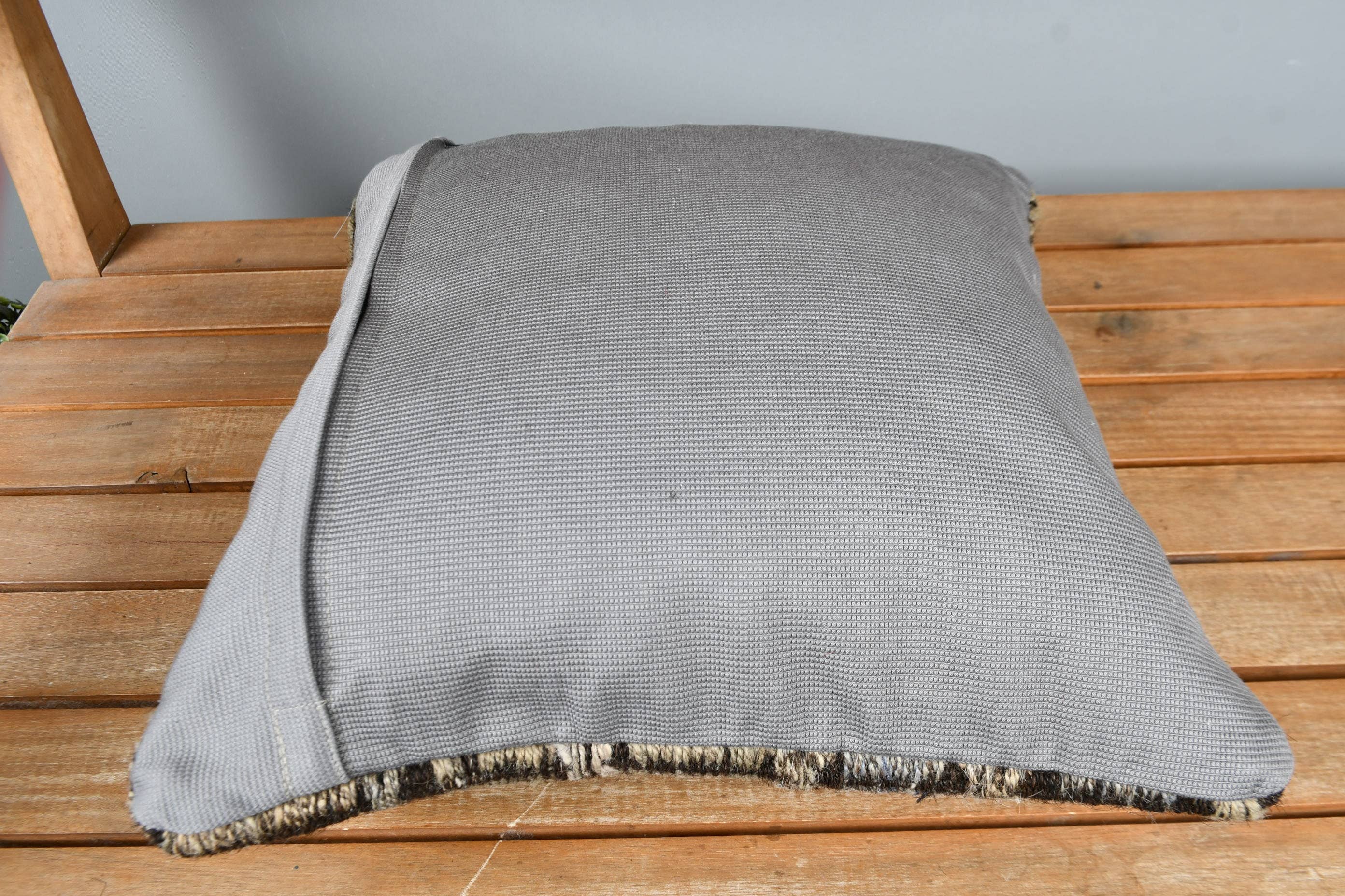The Loom Wholesale - Wholesale Throw pillow cover - Vintage Tribal Cushion, Beige X-Pattern Pillow, 40x40-218494