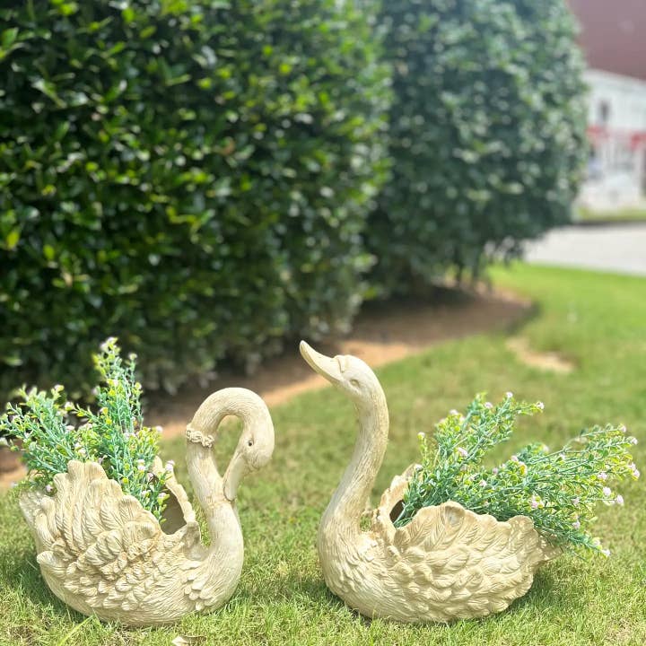Mothology Home - Wholesale Plant Pot - RESIN GOOSE PLANTER