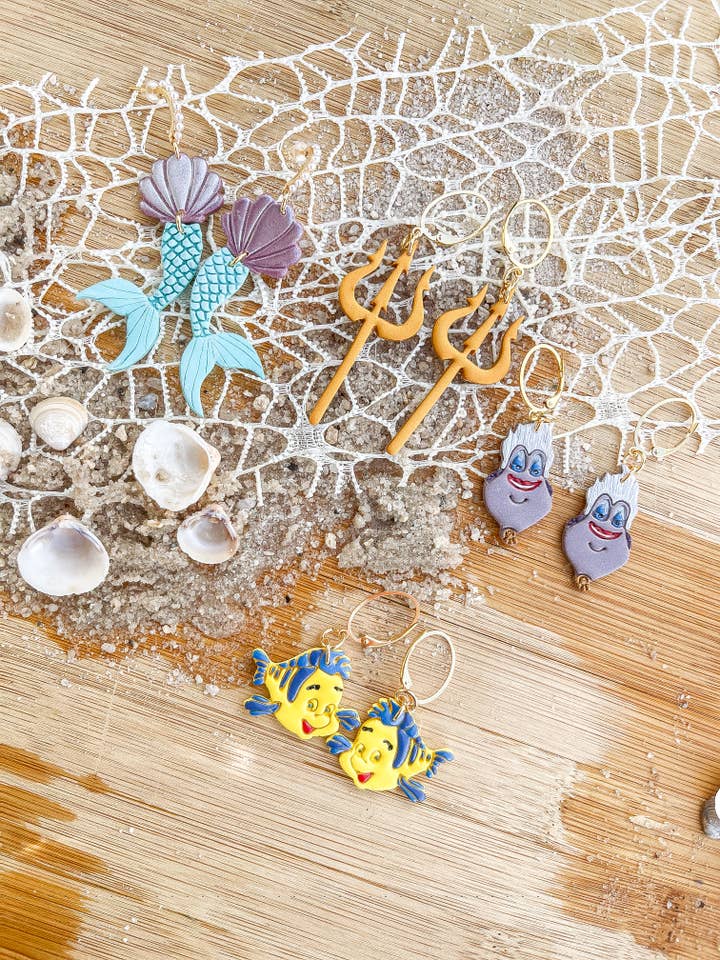 Inspiriert von der kleinen Meerjungfrau – handgefertigte Ohrringe aus Polymer Clay für den Großhandel von Aviella Creations