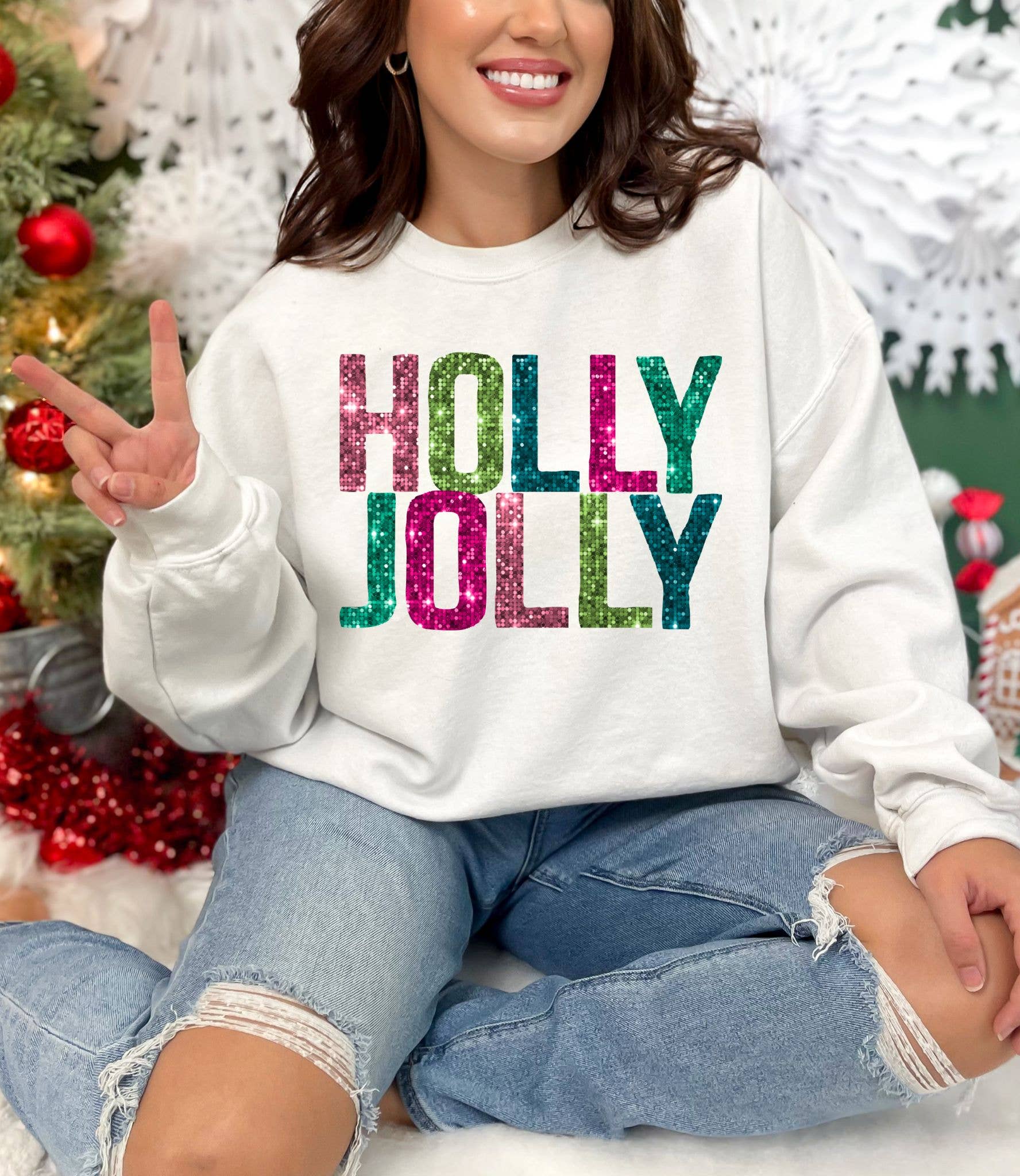 Nu Kustomz LLC - – Großhandel Sweatshirt mit Grafikdruck – Damen – *HOLLY JOLLY* WEIHNACHTS-SWEATSHIRT MIT RUNDHALSAUSSCHNITT*  2
