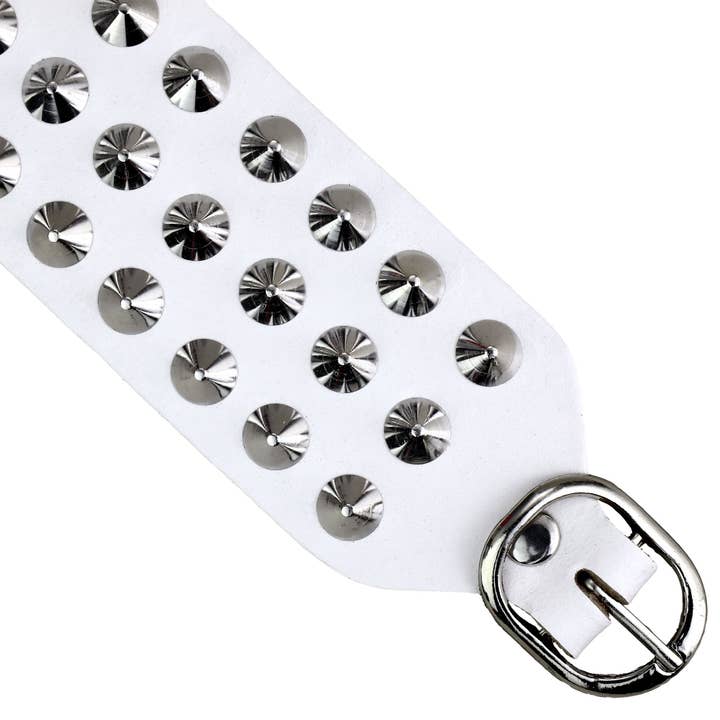 Tribal Trade GmbH – wholesale Armband - Unisex – Läderarmband spetsnitar läder vit nitar armband 3-radigt
