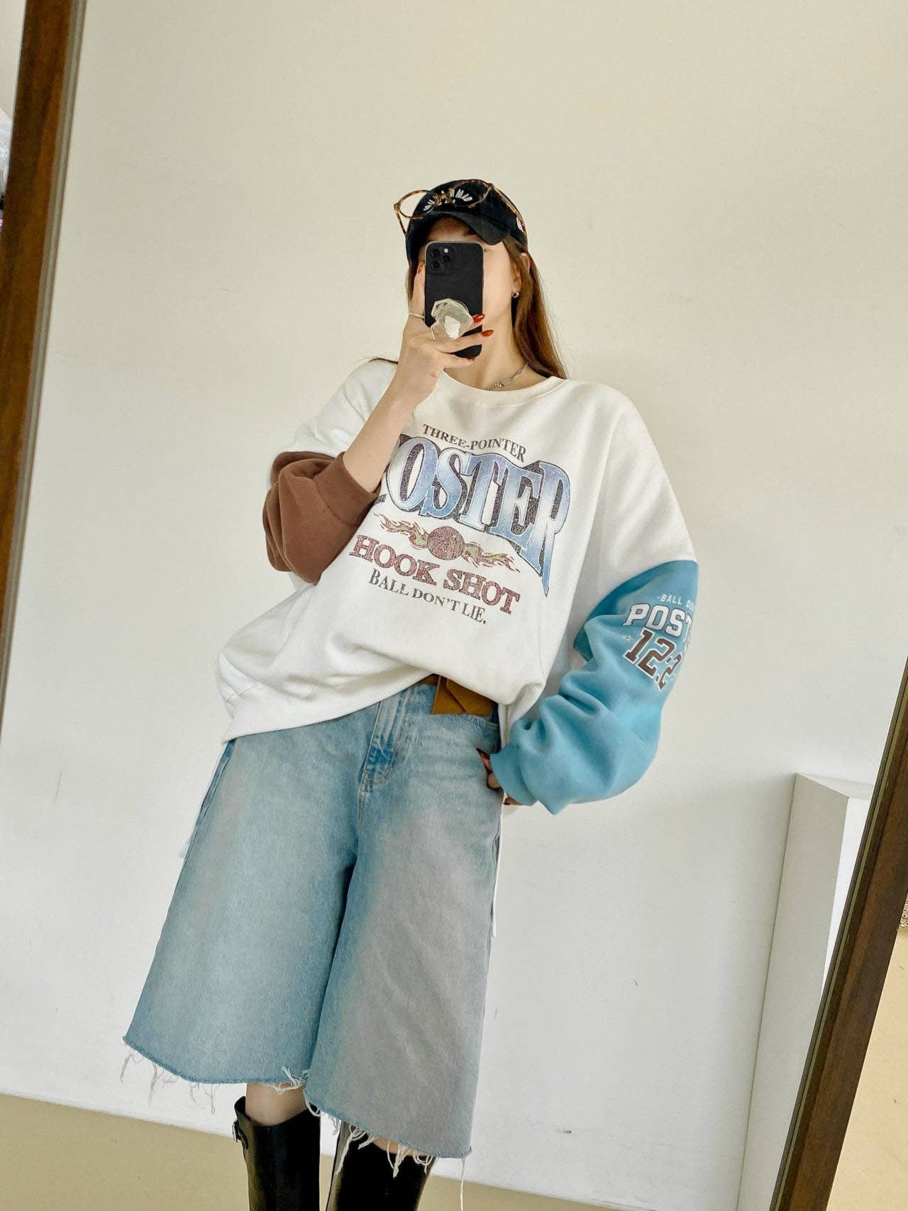 Little Light - Wholesale Graphic Sweatshirt - Women's - Poster Hook Shot Vintage Color-Block Sweatshirt14