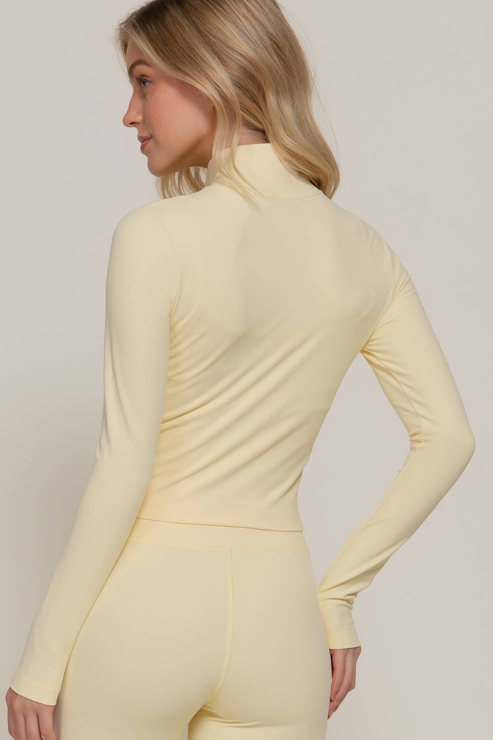 Active Basic | Active USA – Casaco de desporto - Mulher por atacado – Casaco de Treino com Fecho de Correr e Gola Alta de Manga Comprida6