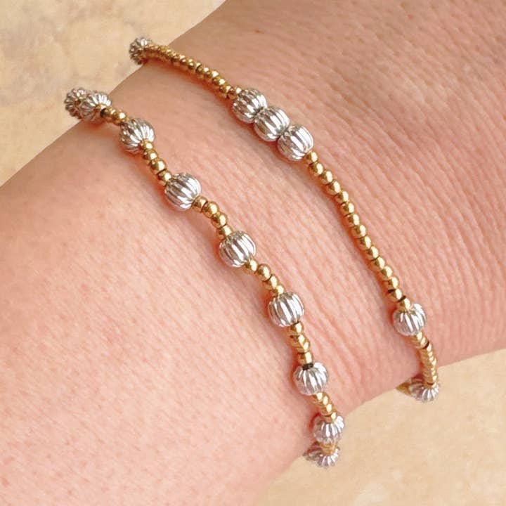 Tvåfärgat pärlarmband set om 2 för wholesale av Ellison+Young