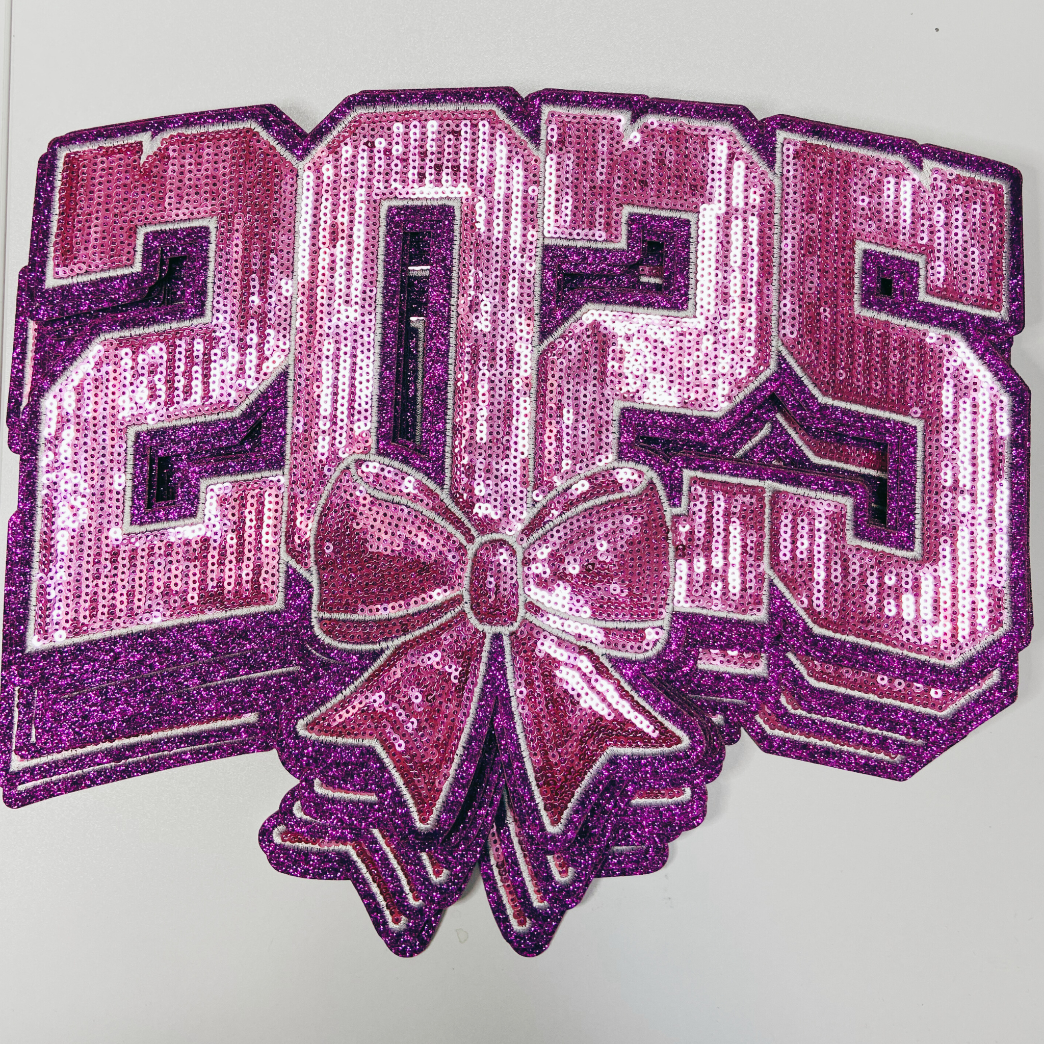 TEELUX – Engroshandel Patch – 11" tommer 2025 i PINK - Pailletmærke2