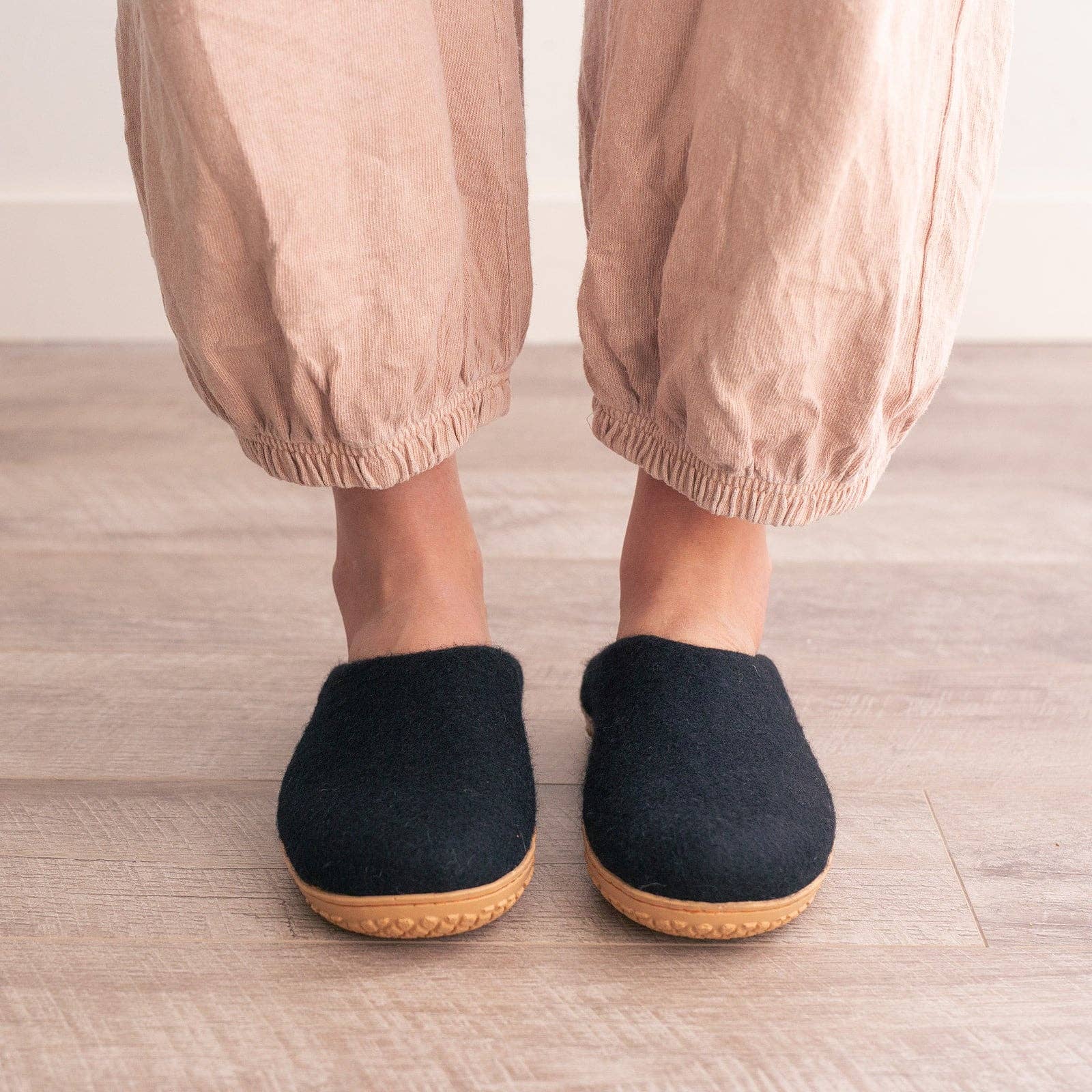 Fuzzy cove – wholesale Slippers – Women's – Night Black | Luxury Organic Merino Wool Slippers2