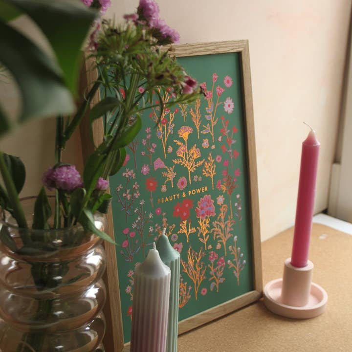 Pôster artístico com flores prensadas e acabamento em folha de cobre Beauty and Power por atacado de Emma Make