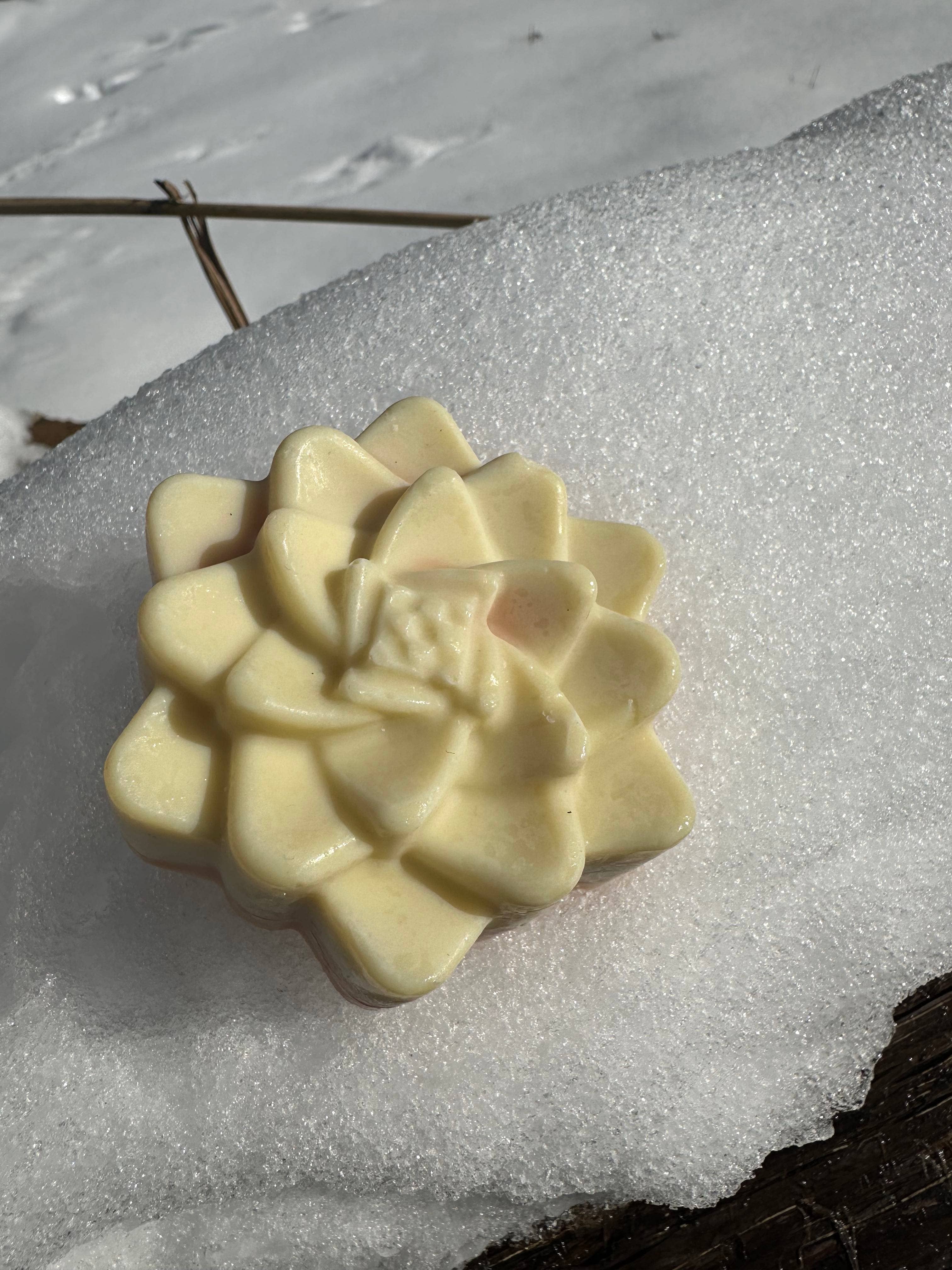 AVIVA TU LLC – wholesale Tvål – Luffatvål (Kaolin/Fransk Rosa Lera)4