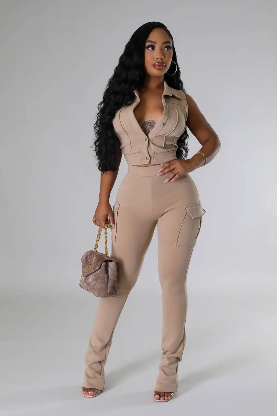 Boswell – wholesale Set med topp och byxa – Dam – BYXUPPSÄTTNING MED SCUBA-KNAPP FRAMTILL OCH FICKDETALJ3