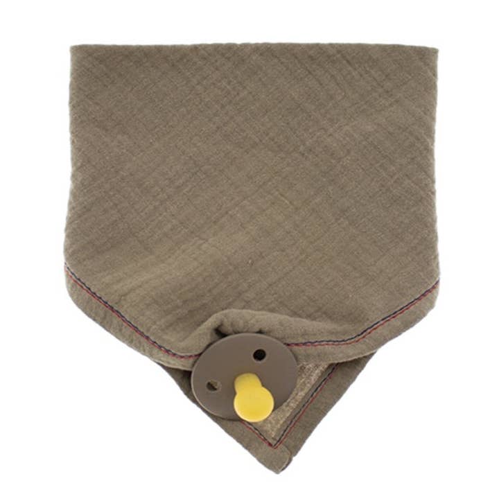 Bavoir bandana avec porte-tétine en coton chêne foncé pour la vente par Hi Little One