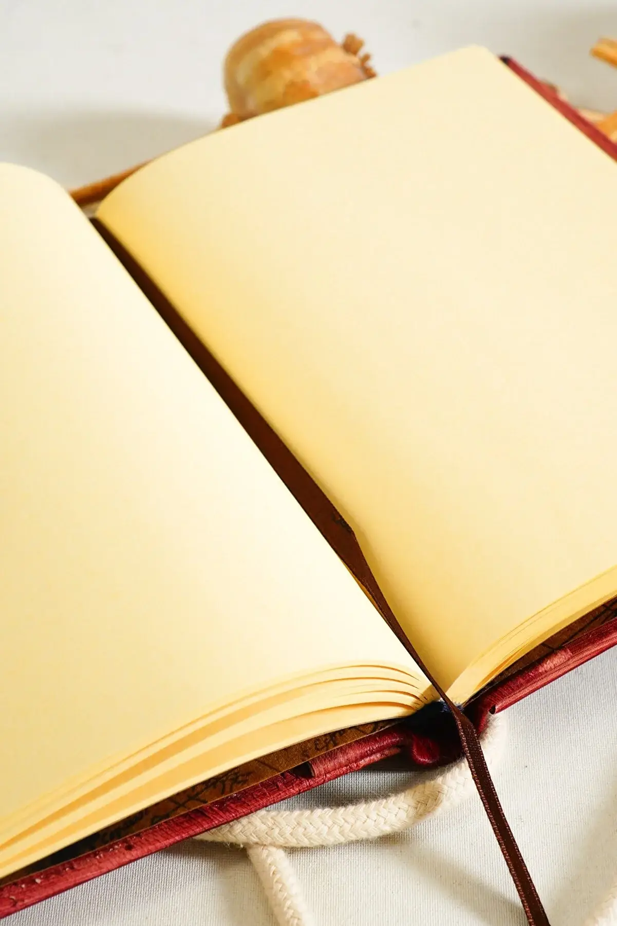 ML Marcaleather - Wholesale Journal/Diary - Tree of Life Leather Journal Crafted with Pen2