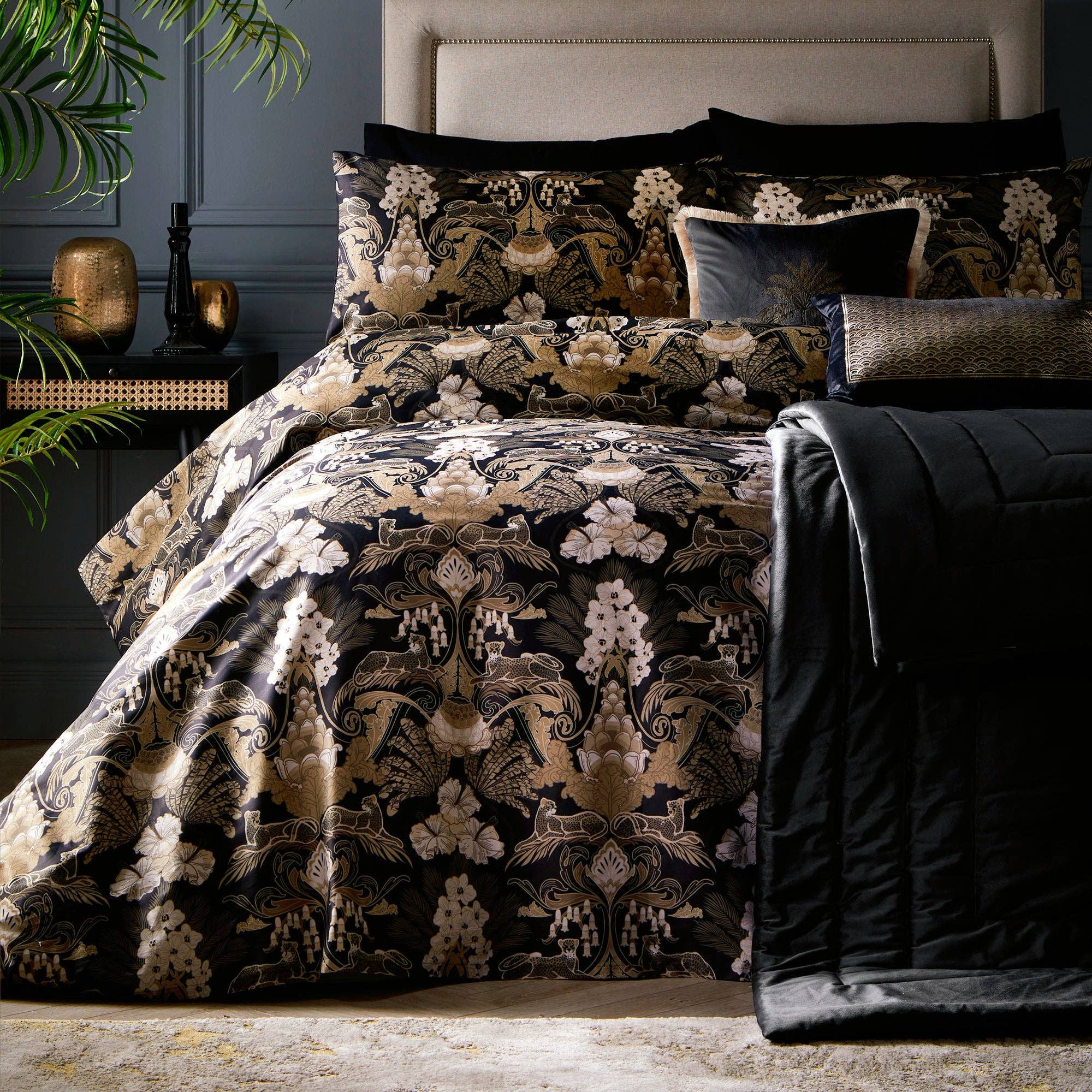 UW Home - Wholesale Bedding Set - Suburban Jungle Duvet Cover Set by Laurence Llewelyn-Bowen0