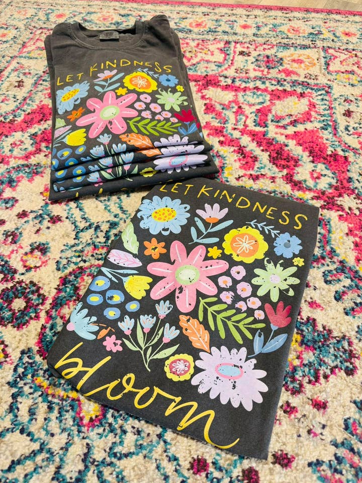 Laissez la gentillesse fleurir T-shirt graphique pour la vente par Shop Hal Wholesale