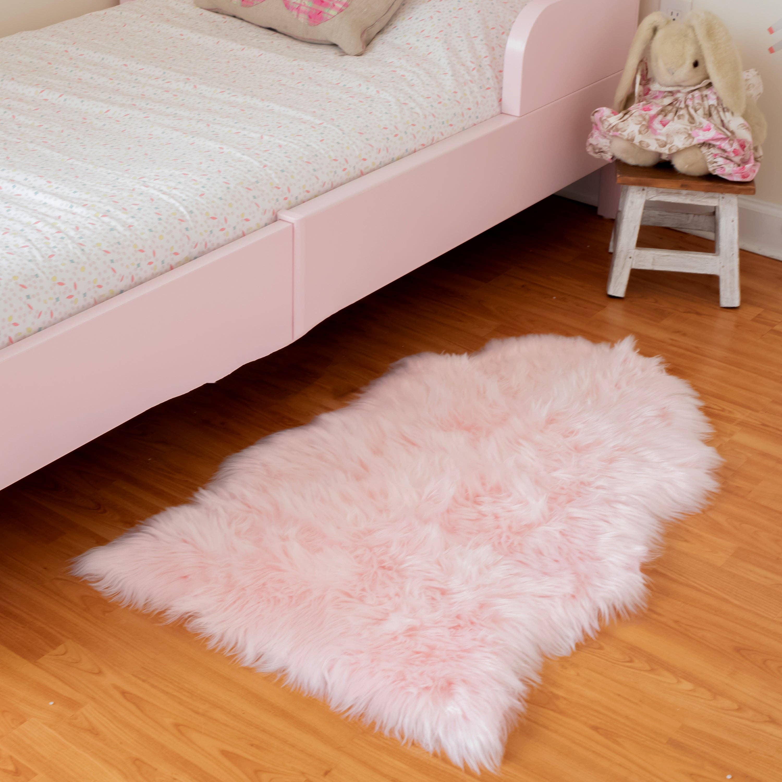 Walk on Me - Wholesale Area Rug - Faux Fur Super Soft and Silky Area Rug Witn Non Slip Backing and Machine Washable3