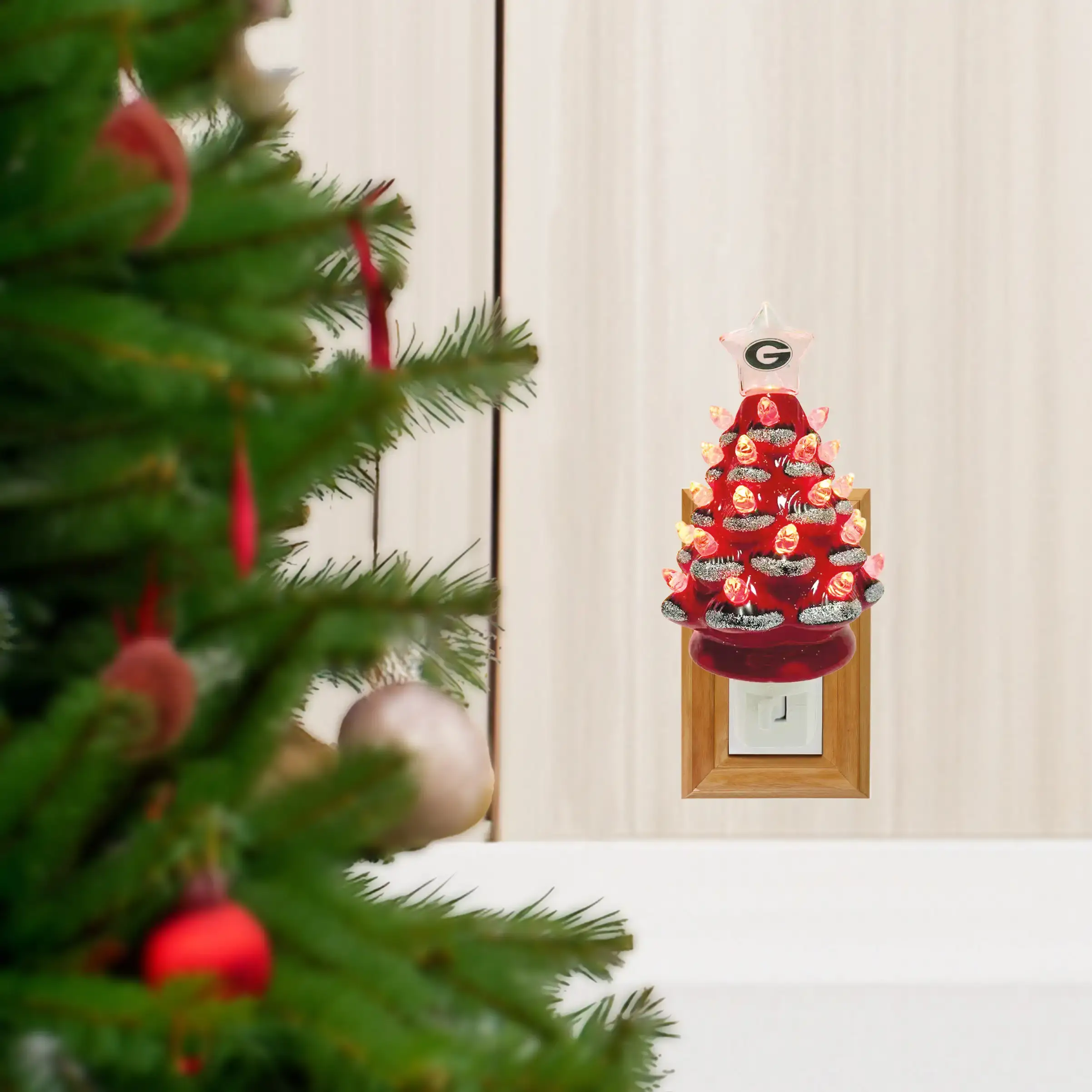 Santa’s Workshop Inc. - Wholesale Christmas Decoration - 6.5" Georgia Xmas Tree Nite Lite4