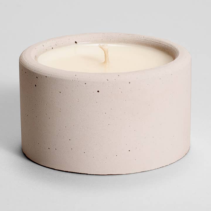 Handcrafted buttercream concrete candle | Parvi for wholesale by ZOA concept