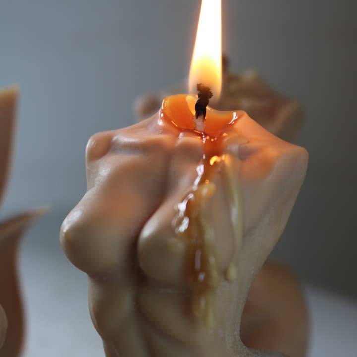 Mae Fleur - Vente Bougies originales - Bougie pour torse pour femme | Bougie corporelle féminine3