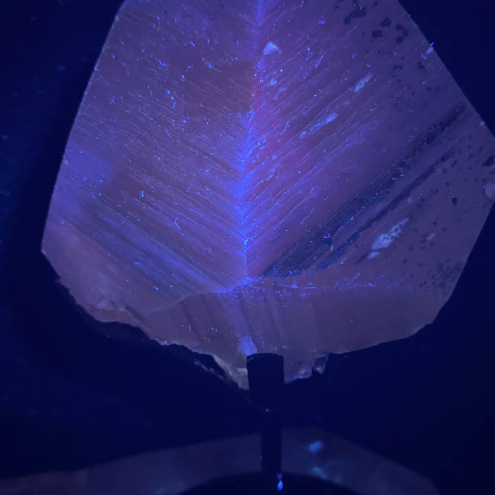 The 7 Directions - Wholesale Spiritual Stone/Crystal - UV reactive calcite free form w/ chalcopyrite F23E6