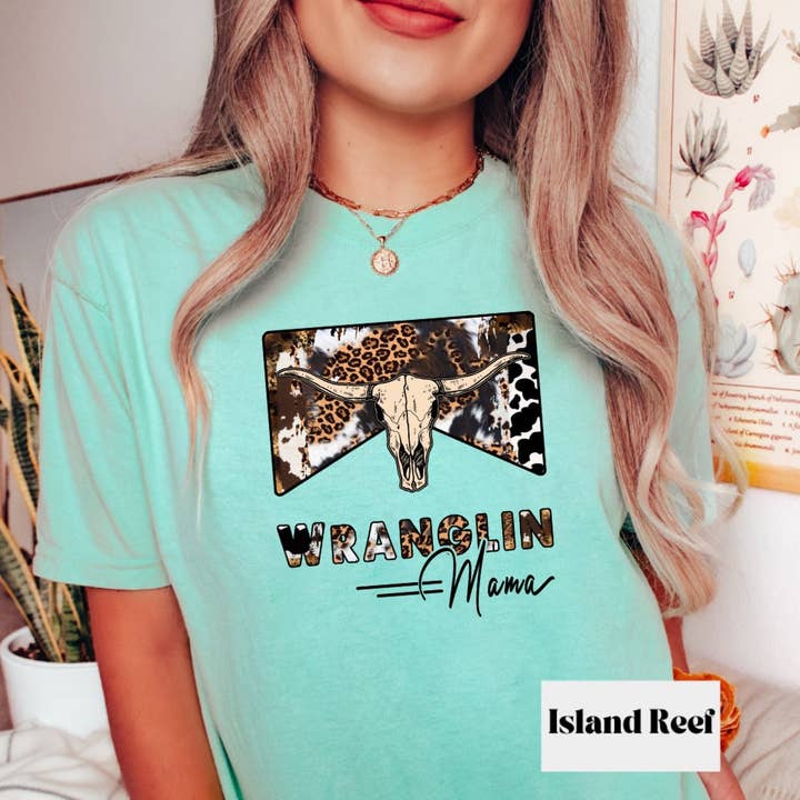T-shirt graphique Wranglin Mama, t-shirt graphique Mama pour la vente par Woven Wonder Apparel