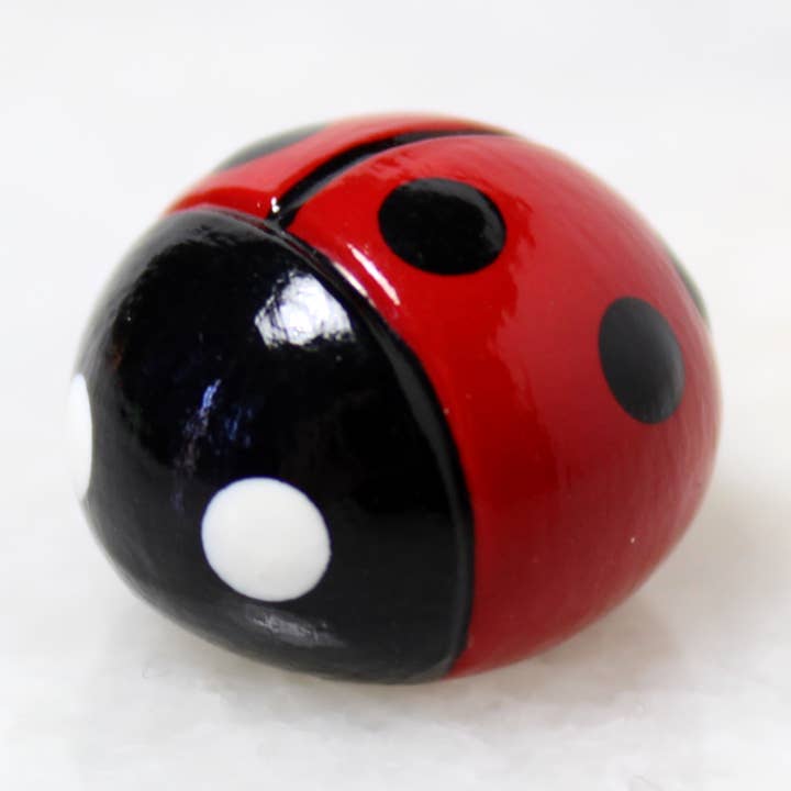 Figurine coccinelle pour la vente par Mariposa Miniatures