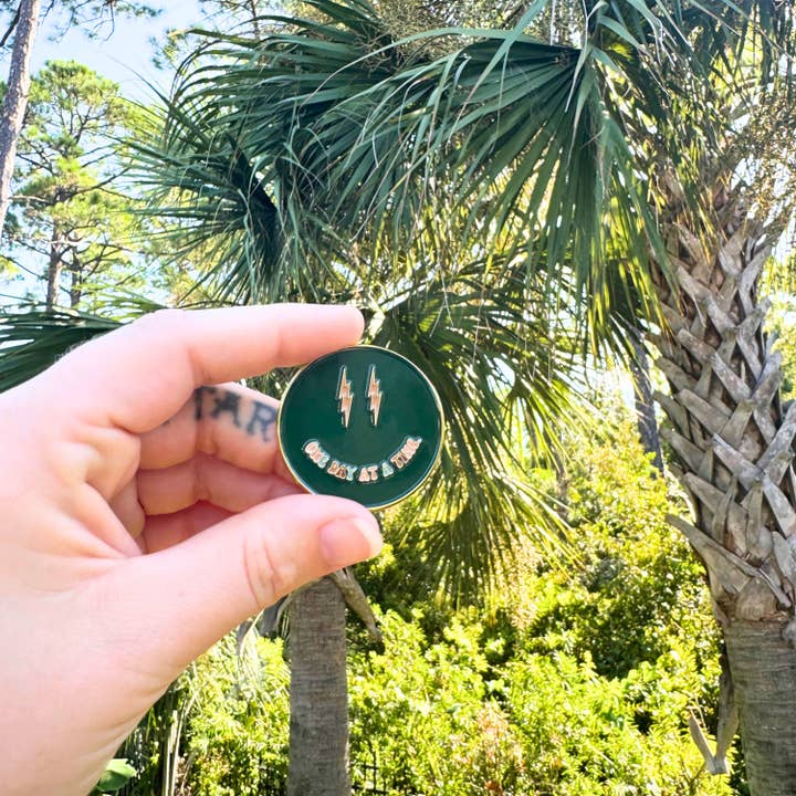 As Told By Ellie - Vendita all'ingrosso Spilla da bavero - Spilla smaltata One Day At A Time, spille da bavero Sobriety, in stile Recovery4