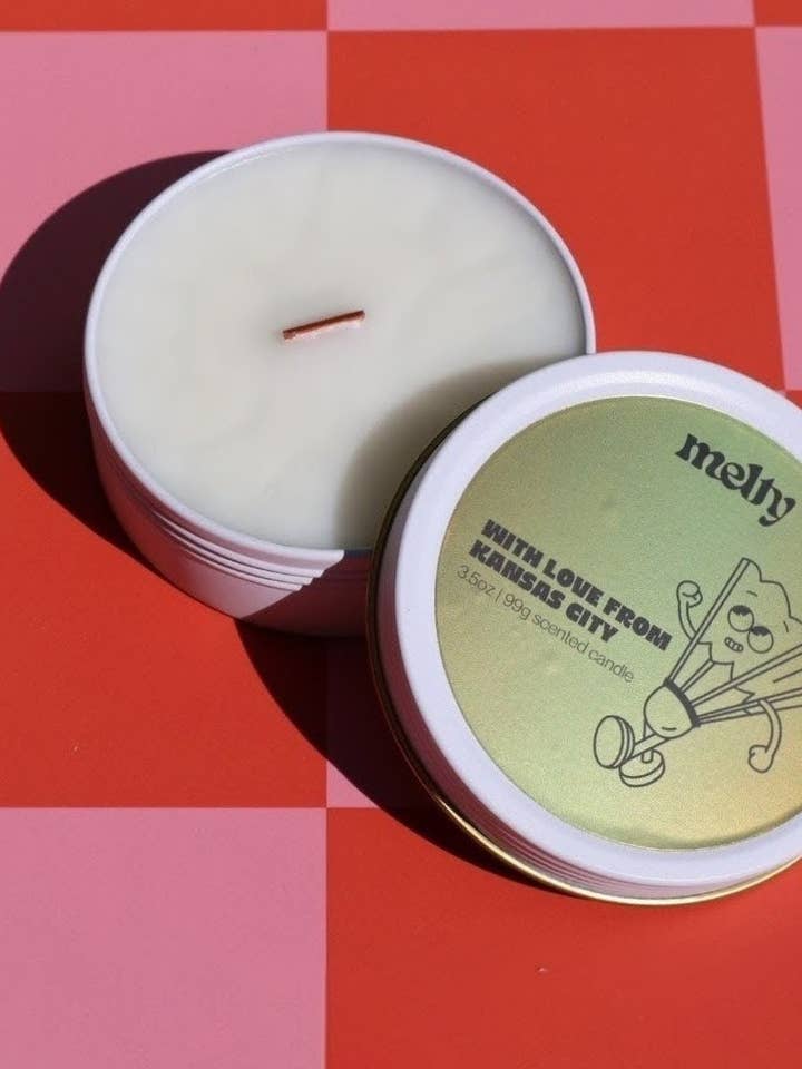 Wooden Wick Travel Candle Almond Milk Vanilla Amber Scent for wholesale by Melty