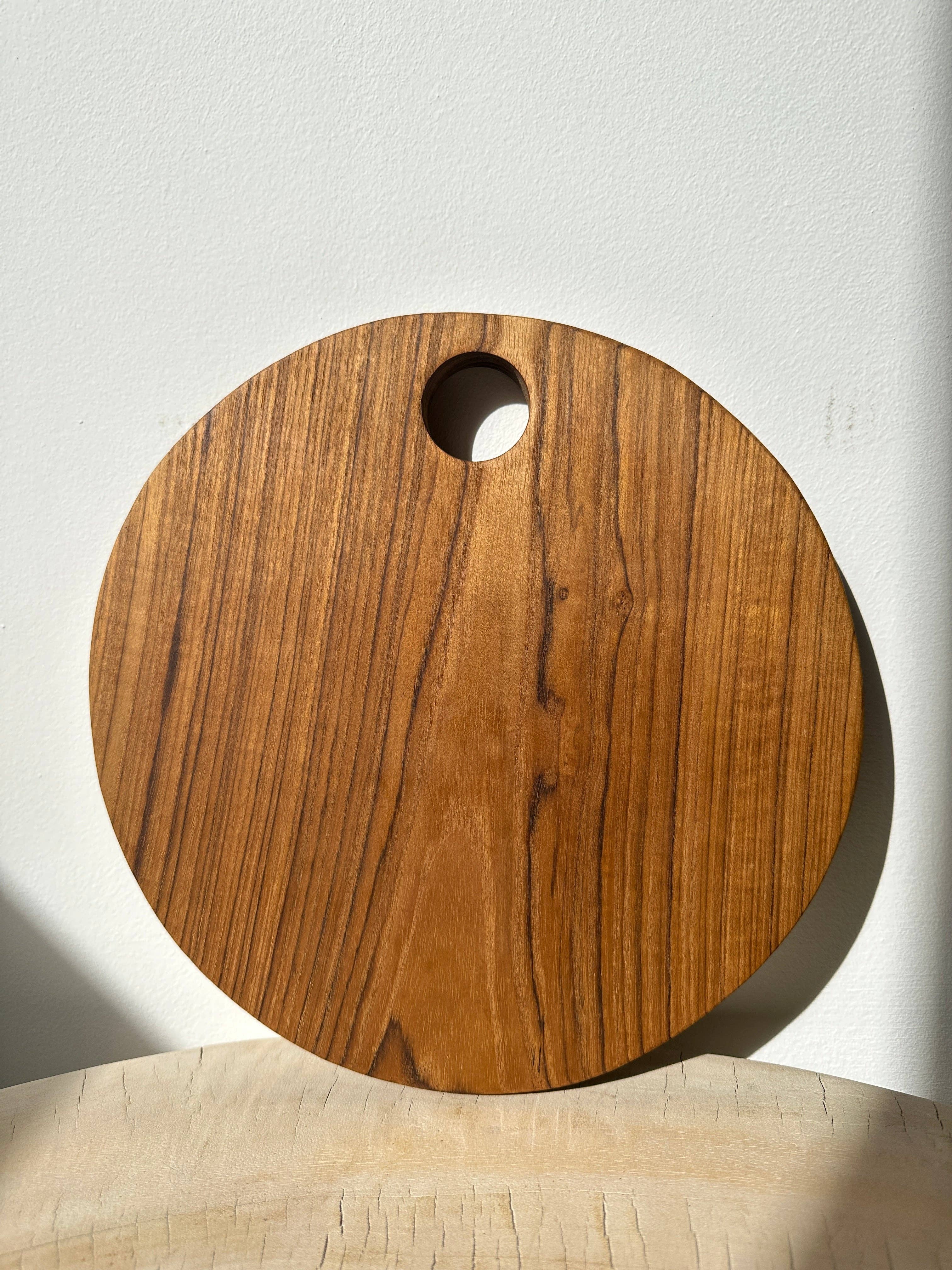 Office Objets – wholesale Skärbräda – Rund skärbräda i urholkad teak D:3033