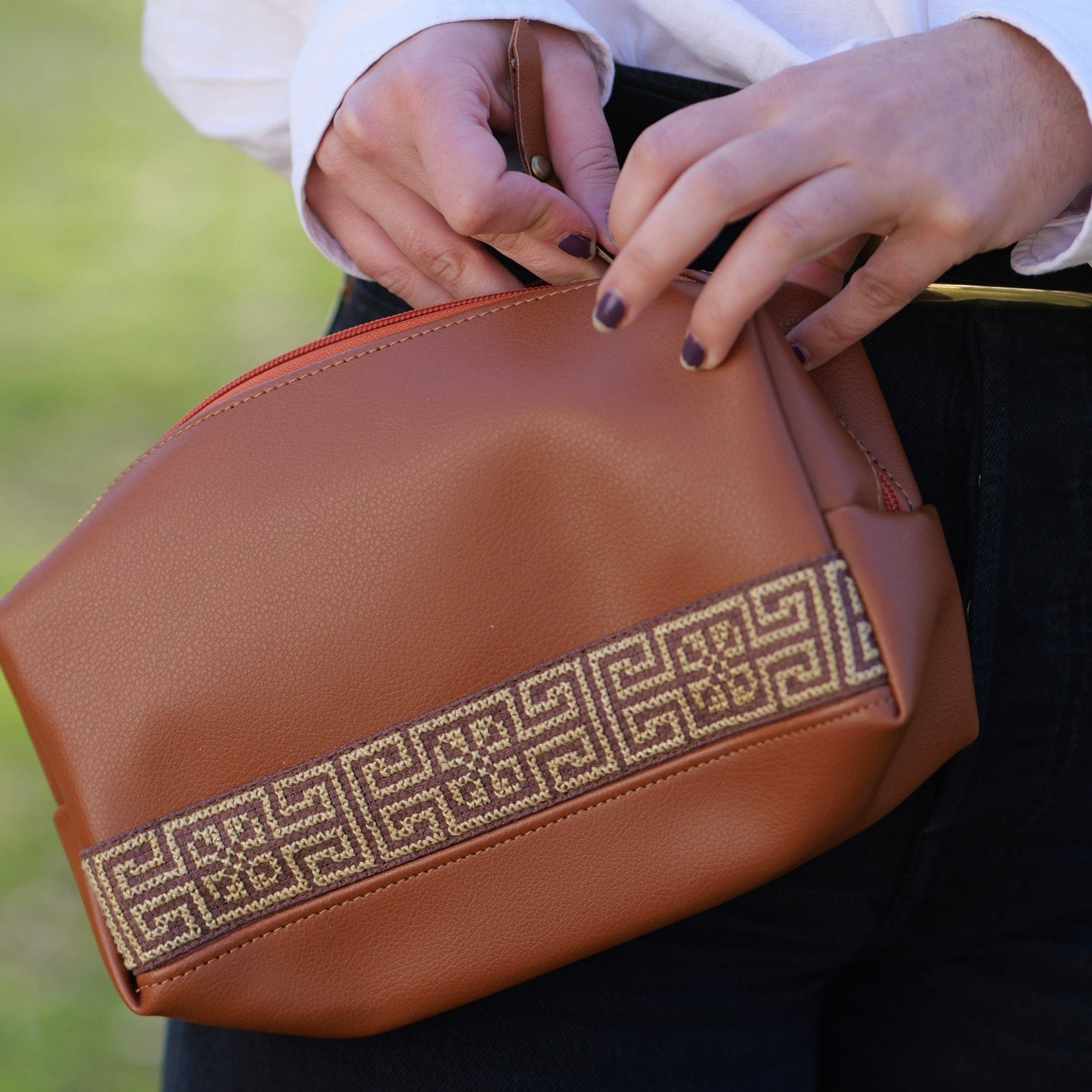 Darzah - Wholesale Toiletry Bag - Women's - Travel Kit - Brown1