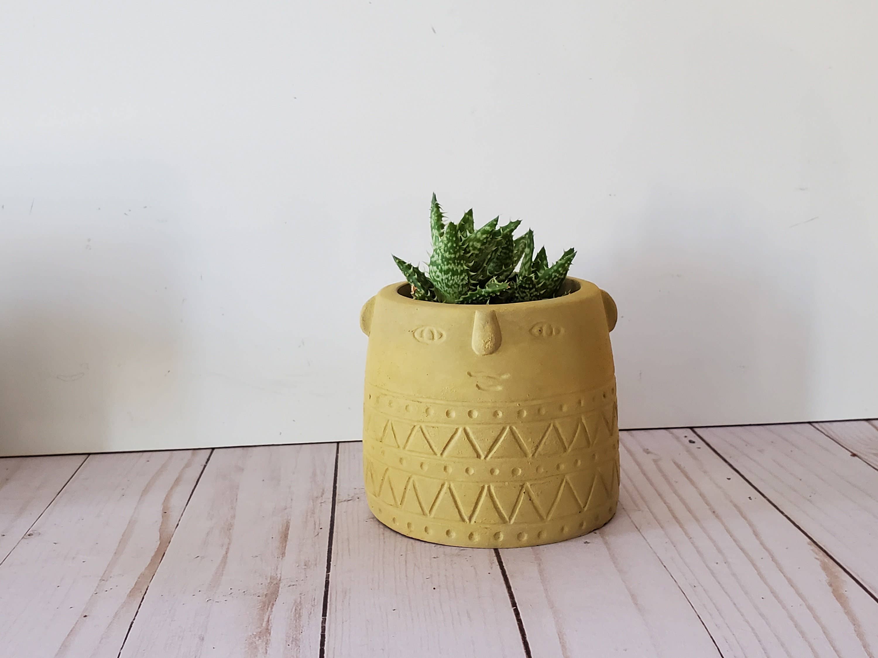 House Americana - Wholesale Plant Pot - Aztec Planter Pot With Drainage5