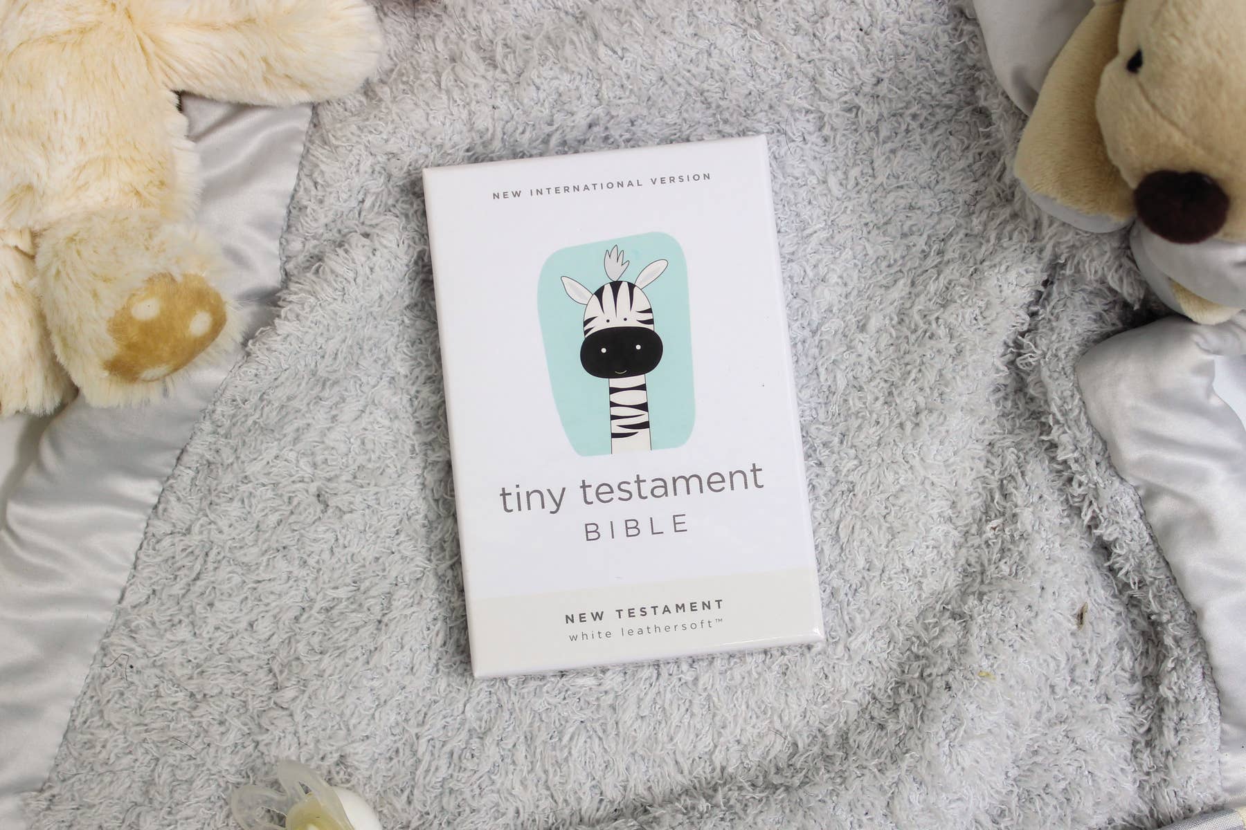 HarperCollins Christian Publishing - Wholesale Religion - NIV Tiny Testament Bible New Testament Leathersoft White8