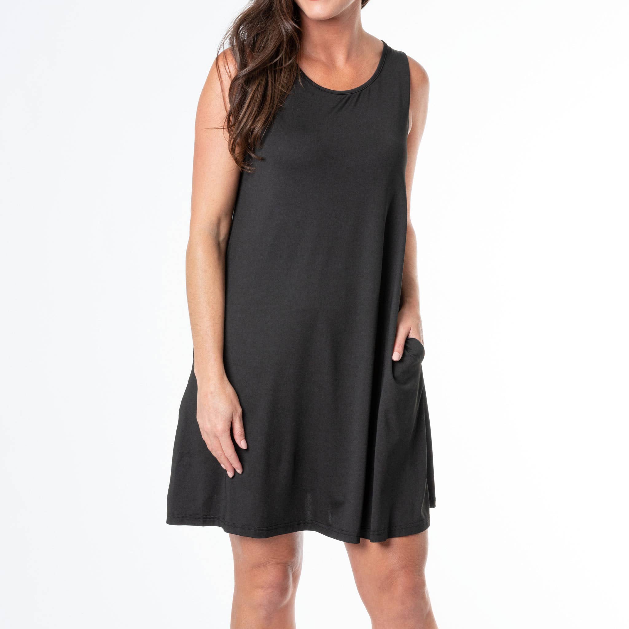 Elsie & Zoey – Engroshandel Kjole - Dame – Udsalg - Keeley sort ærmeløs knælang kjole m/lommer1