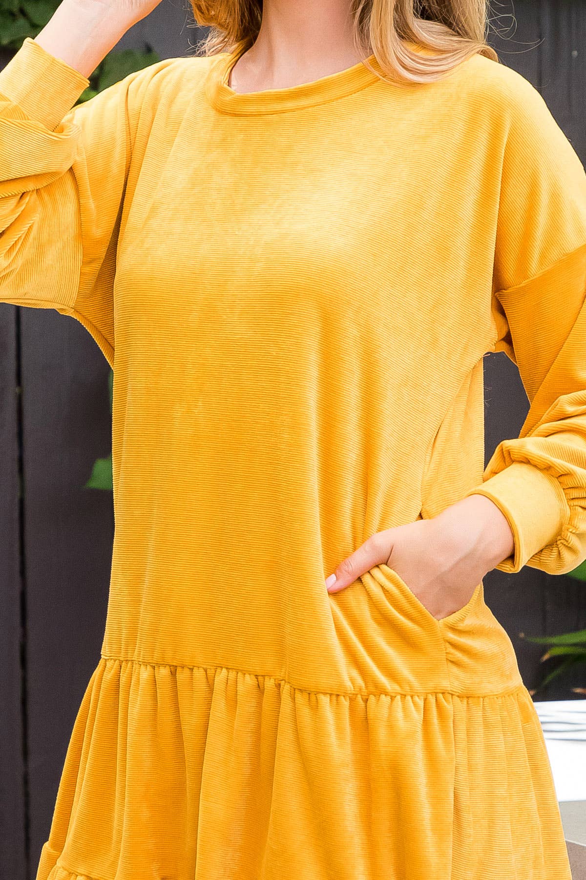 You & Me - Vente Robe – femme - MUD10021-ROBE SOLIDE À VOLANTS ET MANCHES BOUFFANTES - Automne 202511