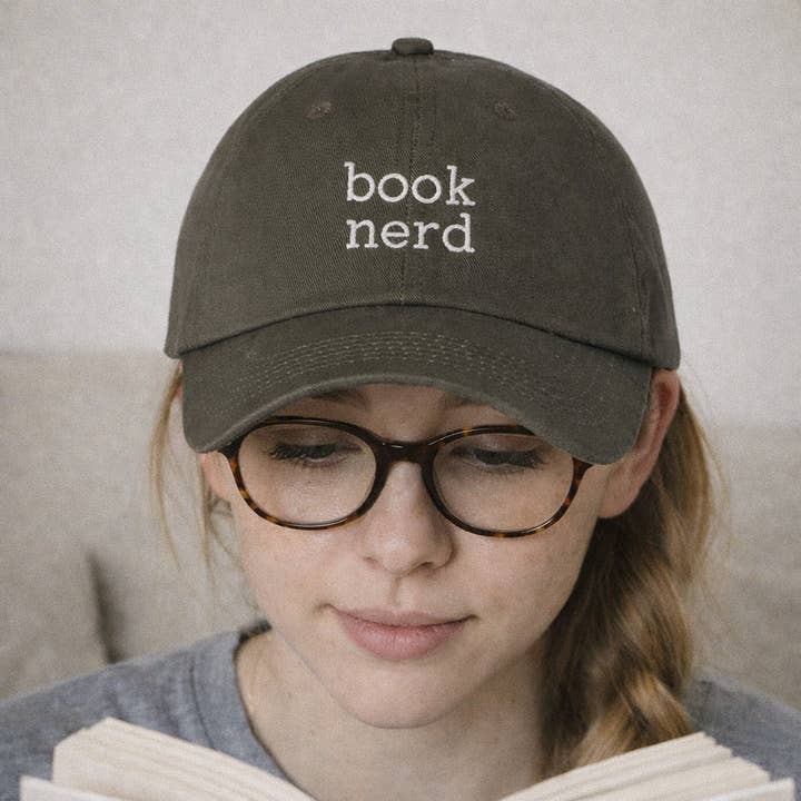 Cappello Ricamato per Amanti dei Libri per la vendita all'ingrosso da parte di DaisyChainDesignCo