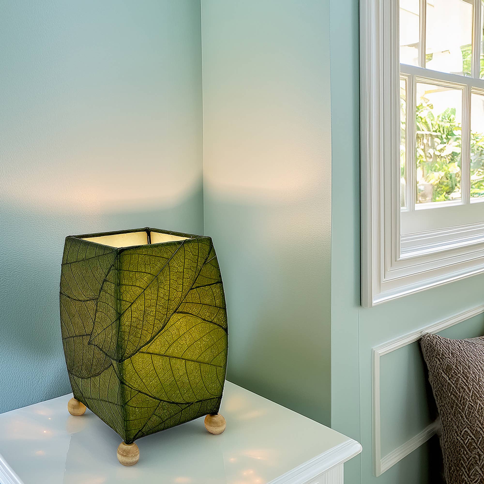 Eangee Home Design - Wholesale Accent/Desk Lamp - Mini Square Cocoa Leaf Lamp Green, Shade Real Leaves1