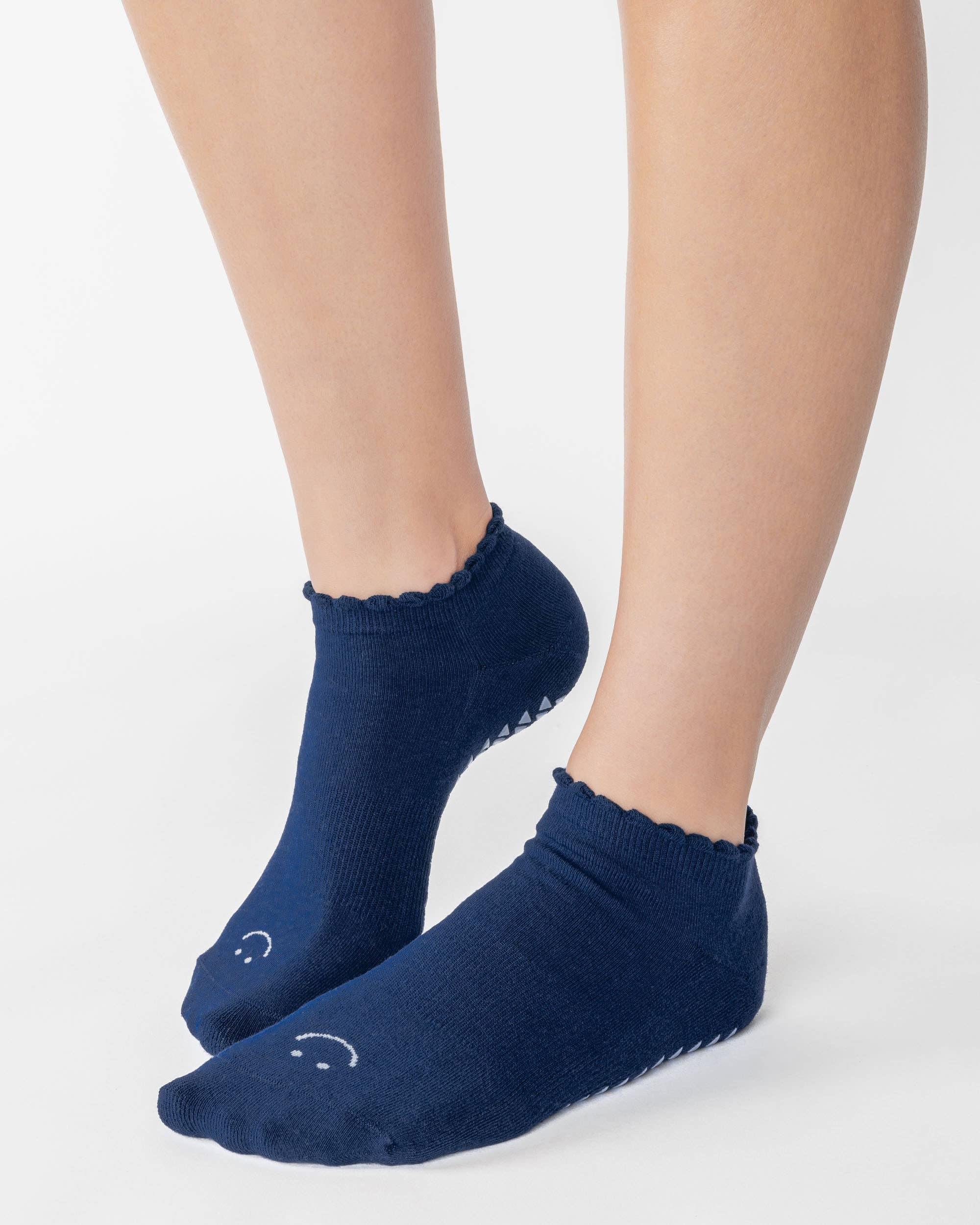 Pointe Studio – Großhandel Socken – Damen – Damen Happy Vollfuß-Griffsocke – Rutschfeste Baumwollmischung für Pilates & Barre2