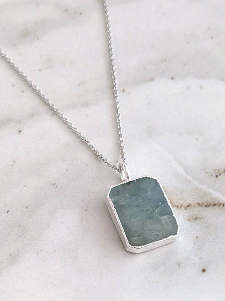 El collar rectangular aguamarina para venta al por mayor de Lapis London