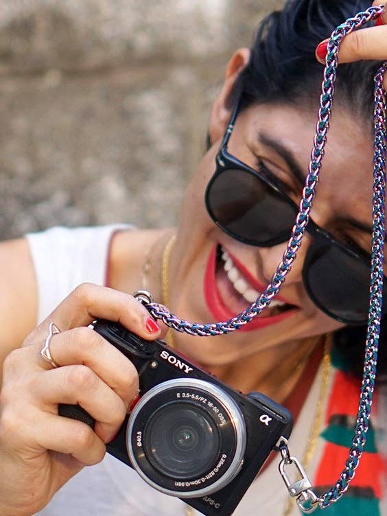 Borsa da sirena Nikki e catena per fotocamera per la vendita all'ingrosso da parte di Pretty Connected