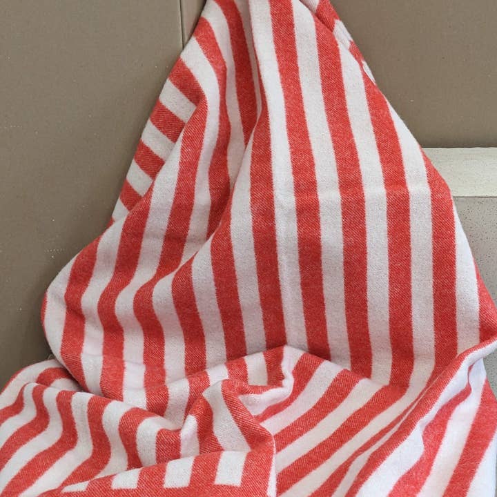 Coudre Berlin - Wholesale Throw Blanket - Wool Blanket / Cozy Blanket STRIPES tomato red / off white0