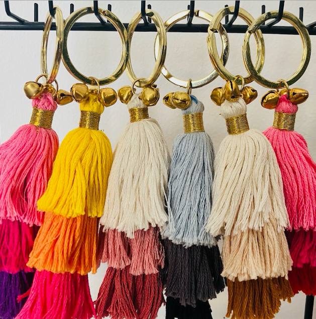 Luna-Leena  - handmade in Nepal - Wholesale Keychain - Women's - sleutelhanger kwast oudroze - tasbedel - biologisch handgemaakt3