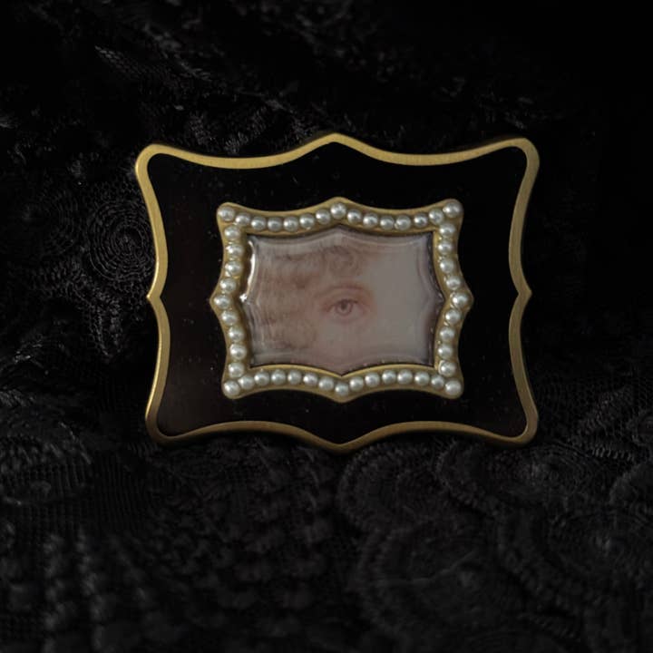 Seance - Wholesale Brooch - Lovers Eye brooch - Dorian