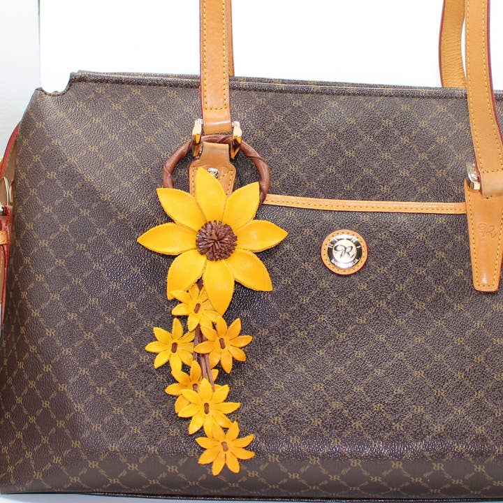 Sunflower Handmade leather inc - Wholesale Keychain - Women's - kc006 leather daisy flower keychain bag charm11