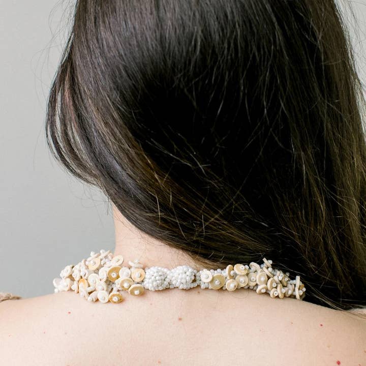 Hope Artisan Collective - Vendita all'ingrosso Girocollo/collier - Collare a cascata di struzzo, colore: Miele1