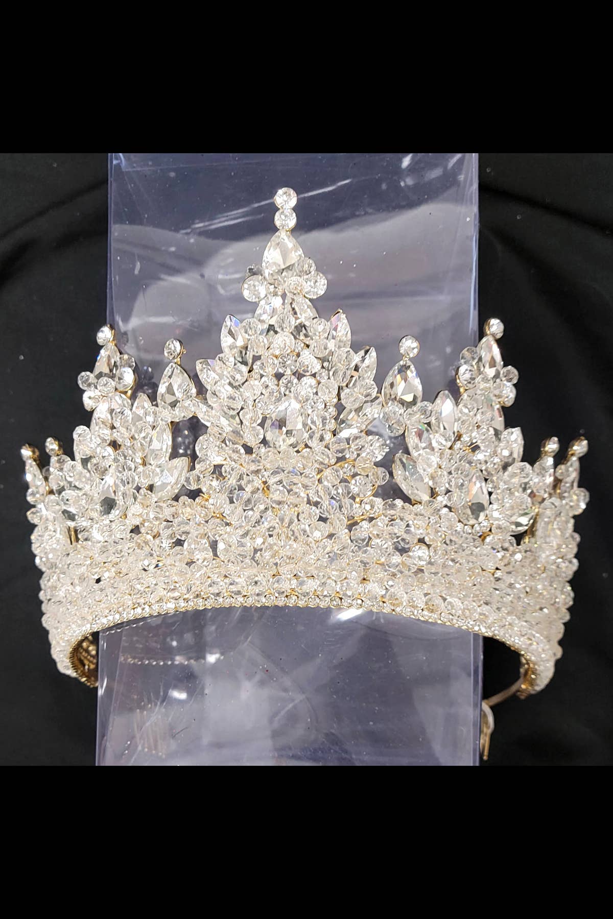 Chicas - Wholesale Tiara - Women's - Beautiful metal tiara with crystal balls and jewels HT97714